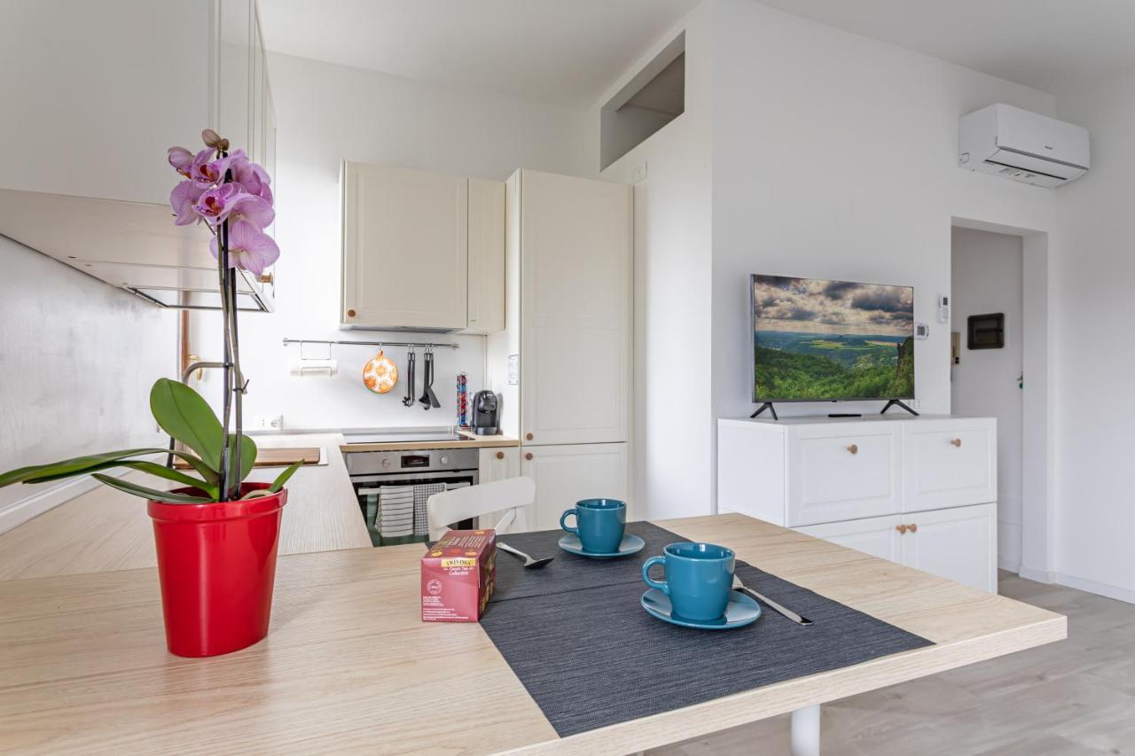 Appartamento House Maga - By Host4U Brescia Esterno foto